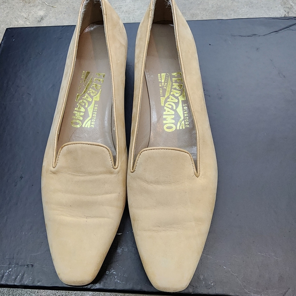 Salvatore ferragamo woman shoes sz 7